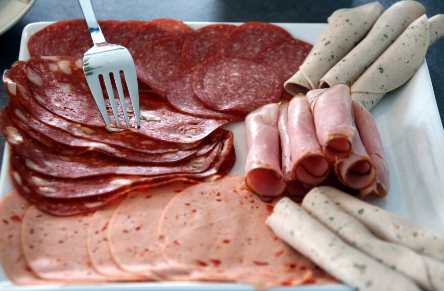 El Arte del Picoteo entre Comidas: ¿Amigo o Enemigo de la Nutrición?